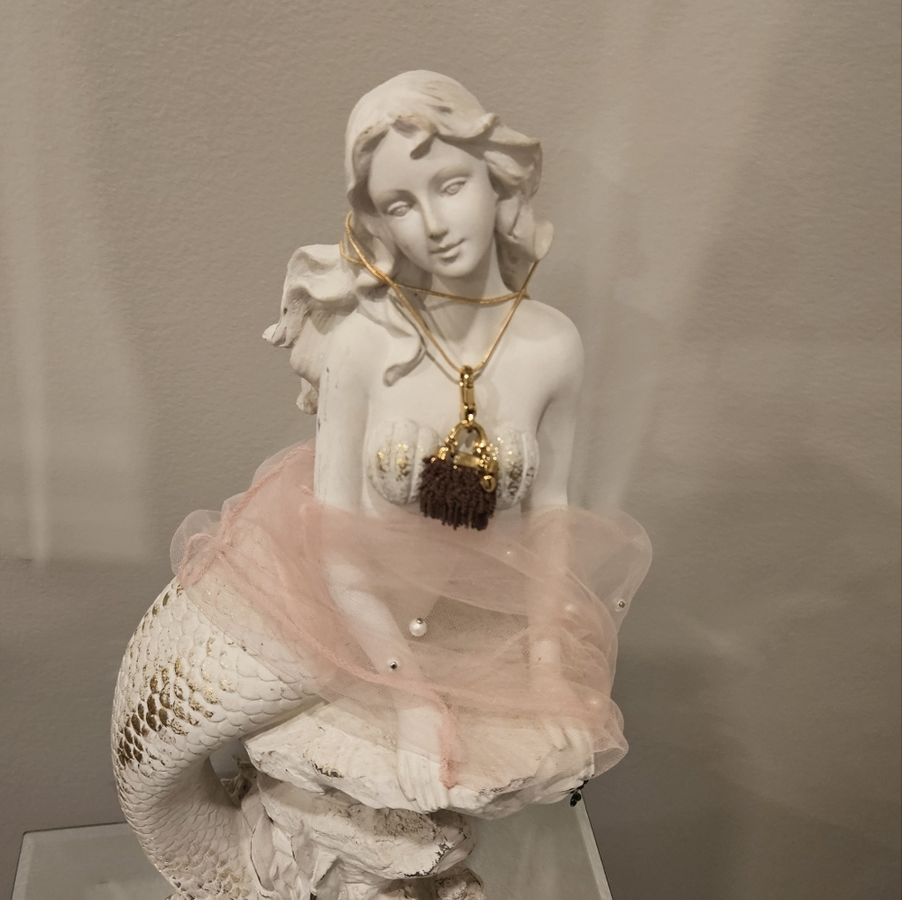 VINTAGE JUICY COUTURE DARK PINK BAG CHARM AND NECKLACE INCLUDED - Picture 4 of 5
